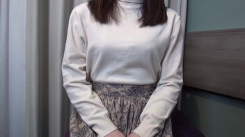 The real intercourse attractiveness of an angel in white: A Chinese beauty.
